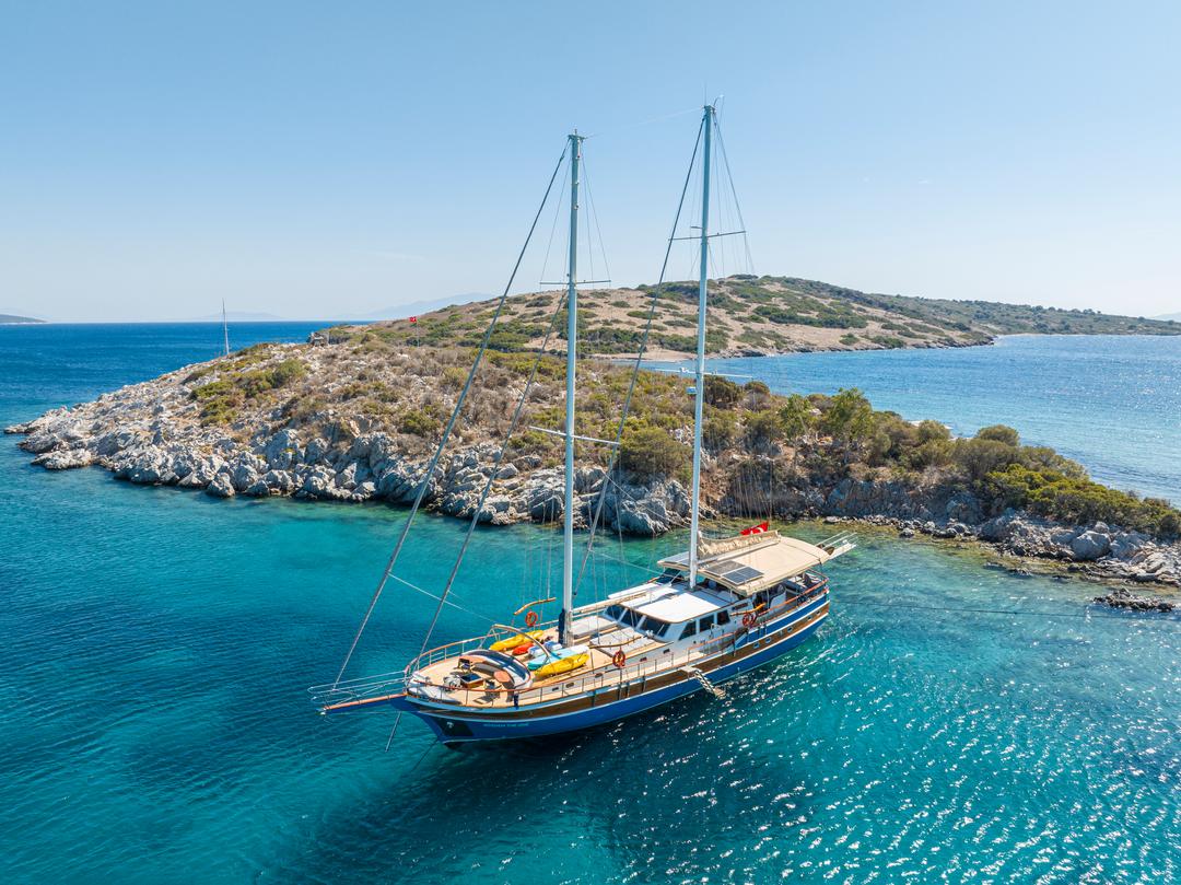 Charter the Spacious 26m Ketch Gözdem The One