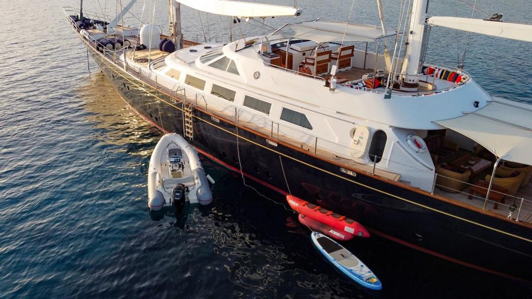 TAMARITA: A Classic Yacht for Summer 2026