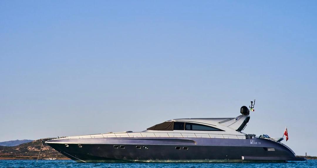 Experience the Thrill of M/Y Tayyarah: Luxurious Charter with a 10% Discount, Max Speed of 43 Knots!