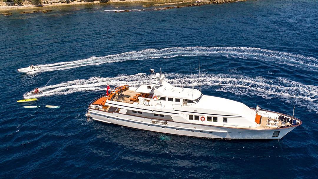 Charter FIORENTE: A Luxurious Escape in the Western Mediterranean with an Exclusive €1,000 Voucher