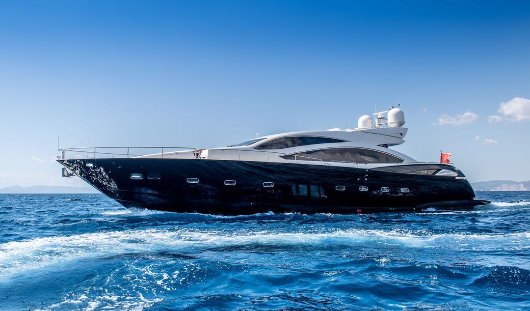 Exquisite Sunseeker Predator 92 'BLADE 6': The Ideal Greek Charter with Yacht Cloud