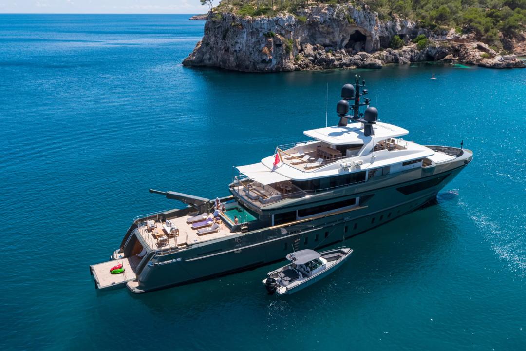 MOKA: Luxury 42m Sanlorenzo | Mediterranean Charters with a 33% Discount June 2025