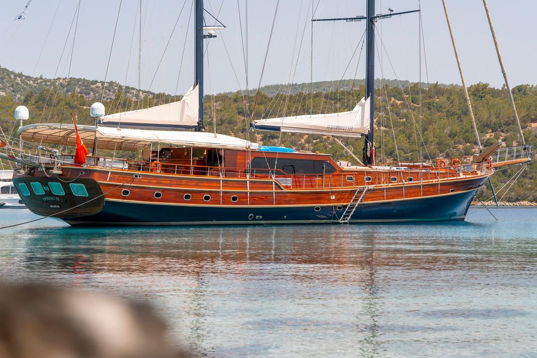 Experience the Resplendence of the Mediterranean aboard PERFORMANCE FEE