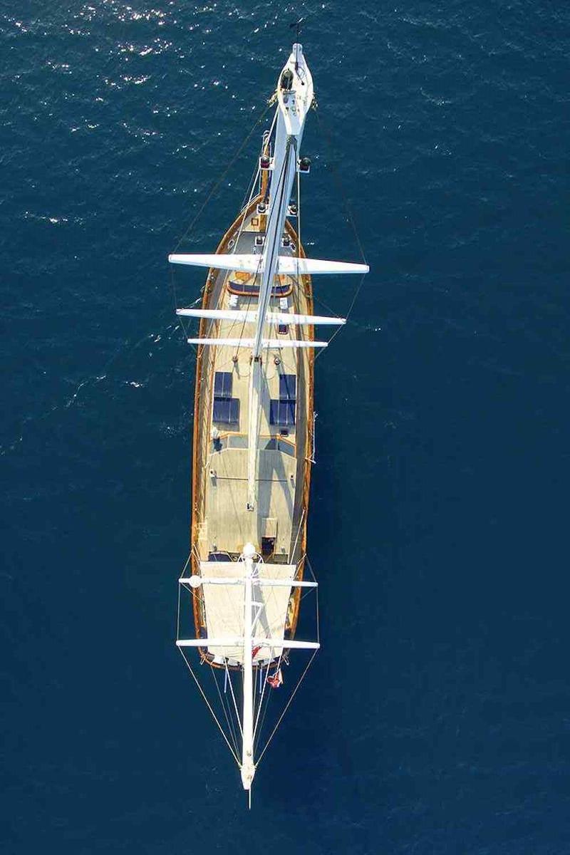 Incredibly Spacious Deck