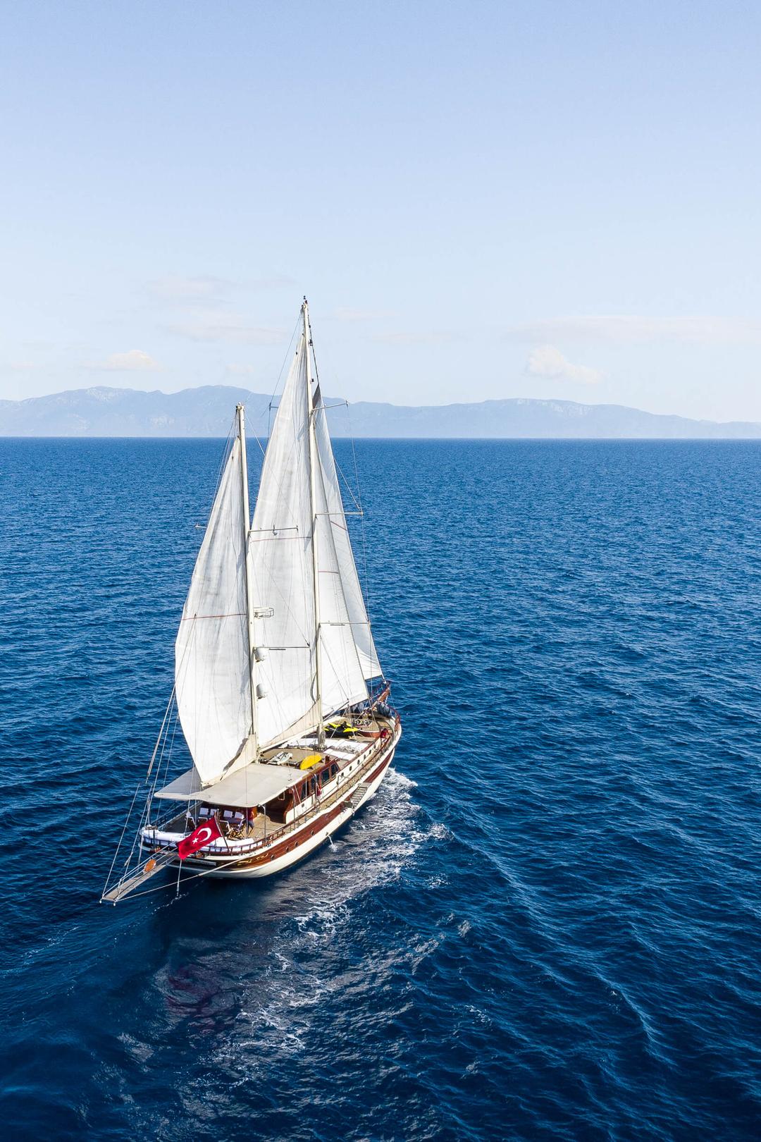 Elegant Serenity: Exquisite Design and Timeless Elegance