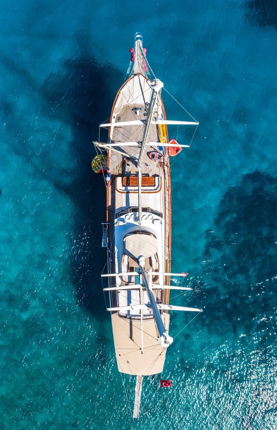 Incredibly Spacious Deck