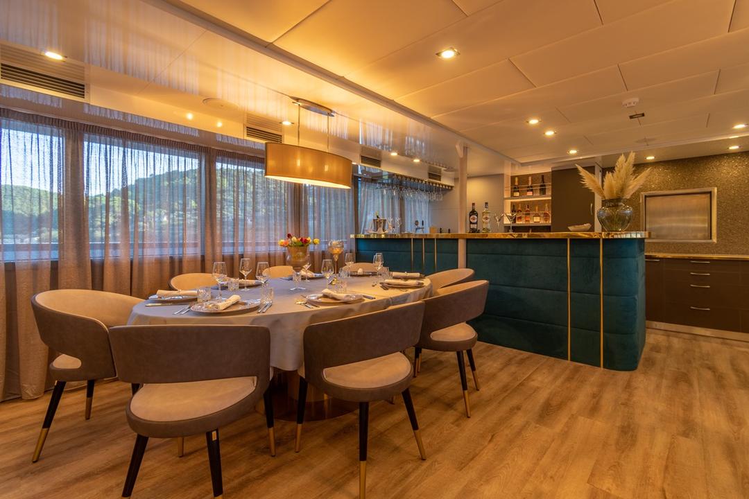 Dine Like a Diplomat