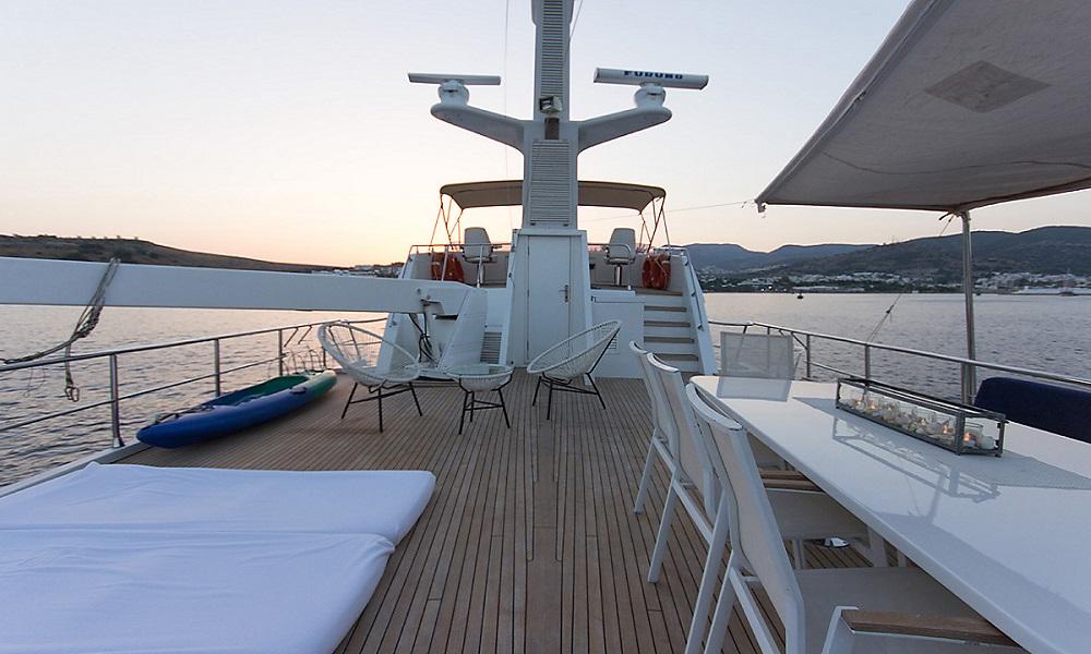 Spacious deck for relaxation