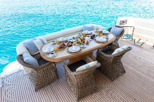 Alfresco Dining