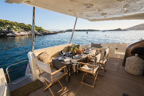 Alfresco Dining