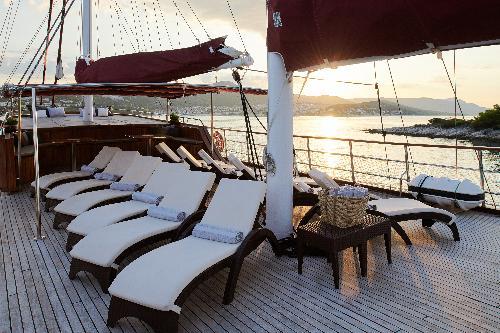 Spacious deck for leisure time