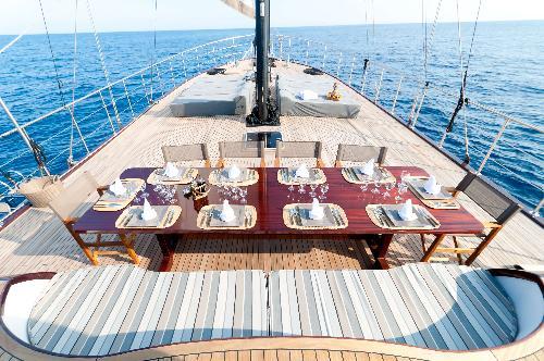Alfresco Dining