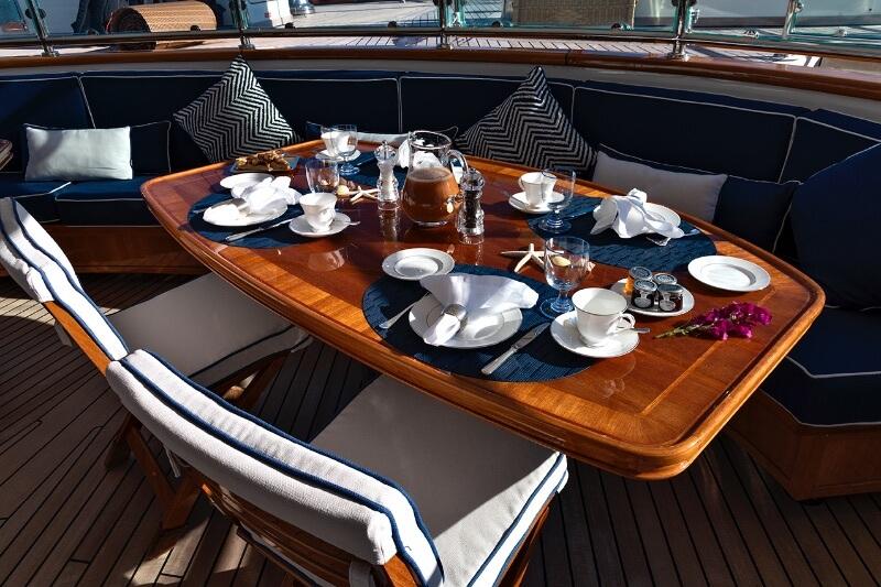 Alfresco Dining