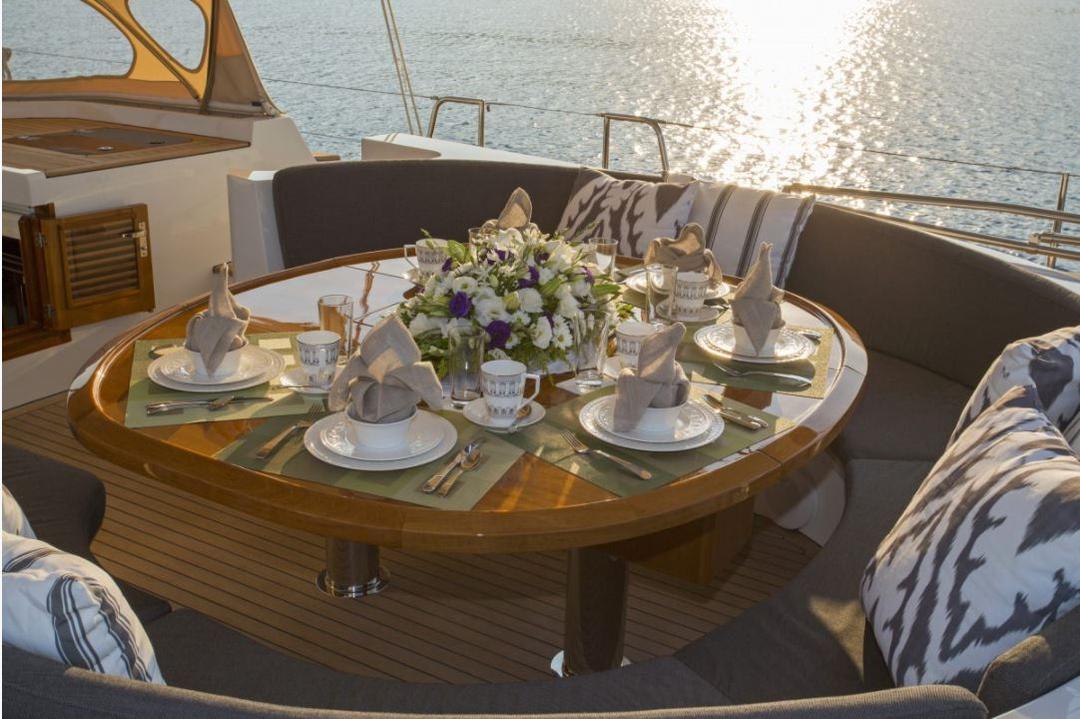 Alfresco Dining