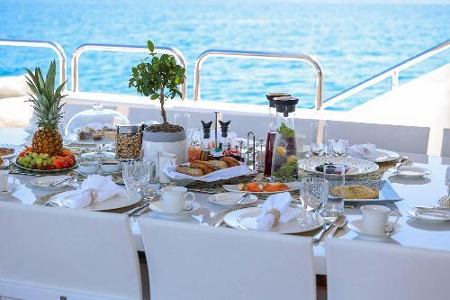 Alfresco Dining