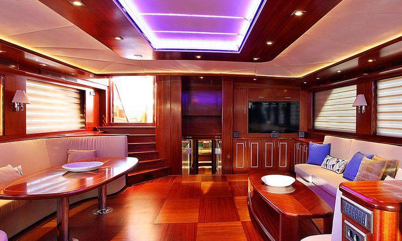 Elegance Redefined: The Stylish Interior of Carpe Diem V