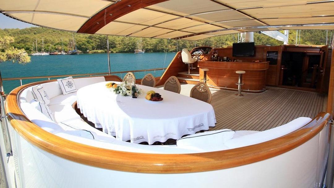Dine with Stunning Views