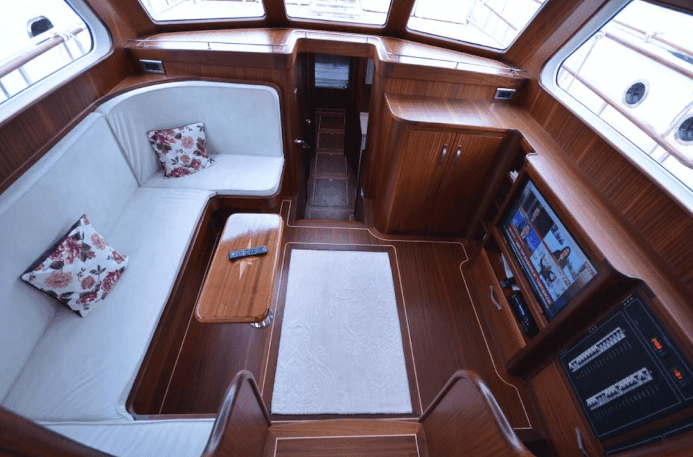 Fully Equipped Saloon
