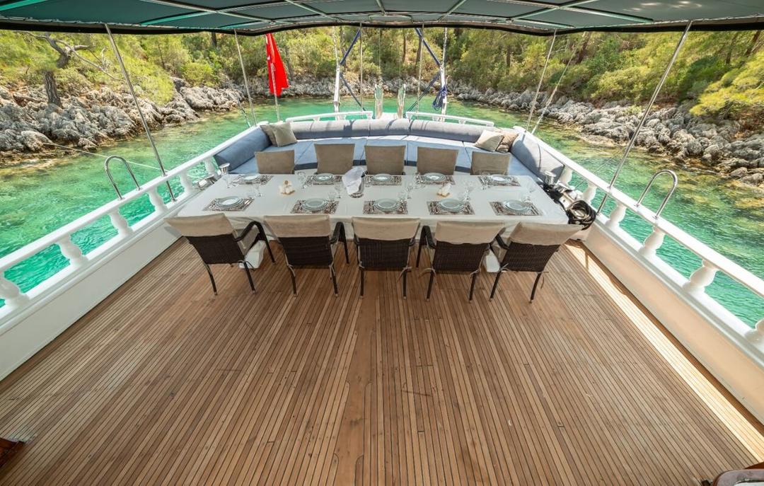Alfresco Dining