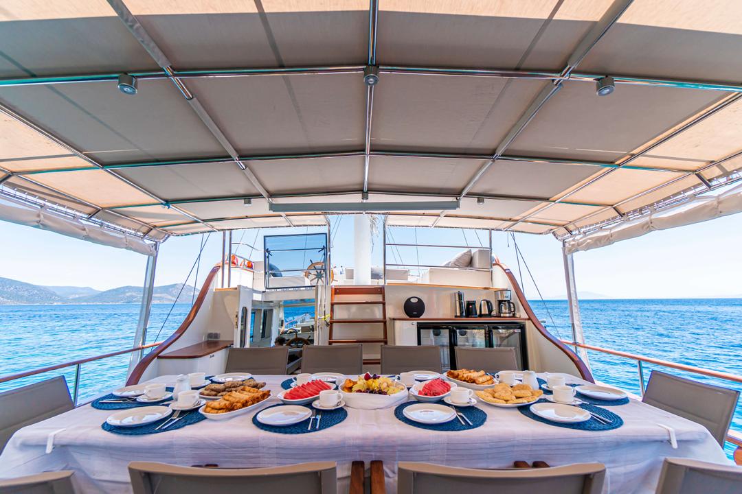 Alfresco Dining