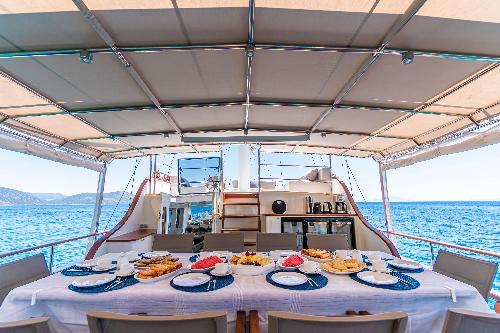 Alfresco Dining