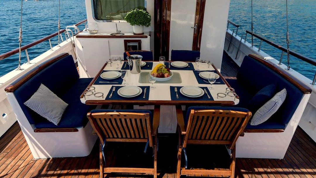 Alfresco Dining