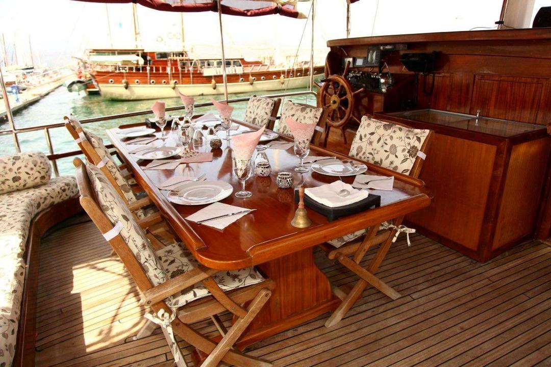 Alfresco Dining