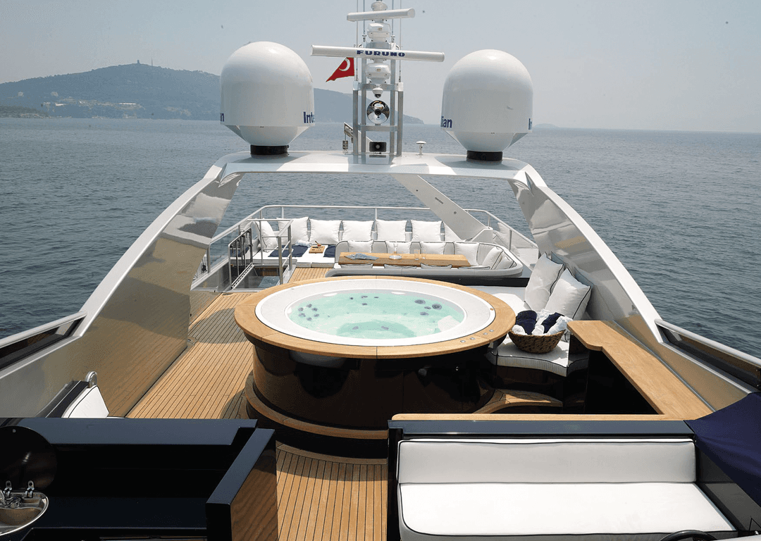 Jacuzzi on deck.