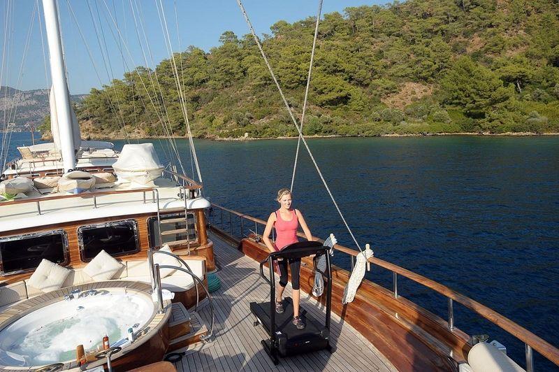 Incredibly Spacious Deck