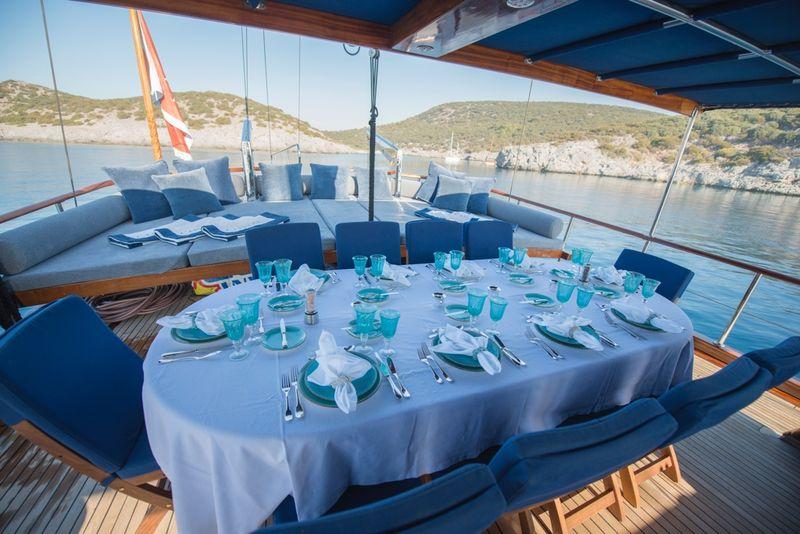 Alfresco Dining