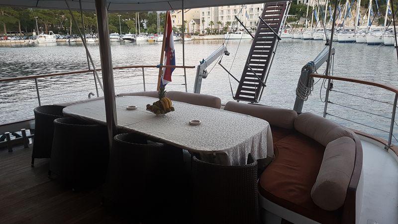 Alfresco Dining