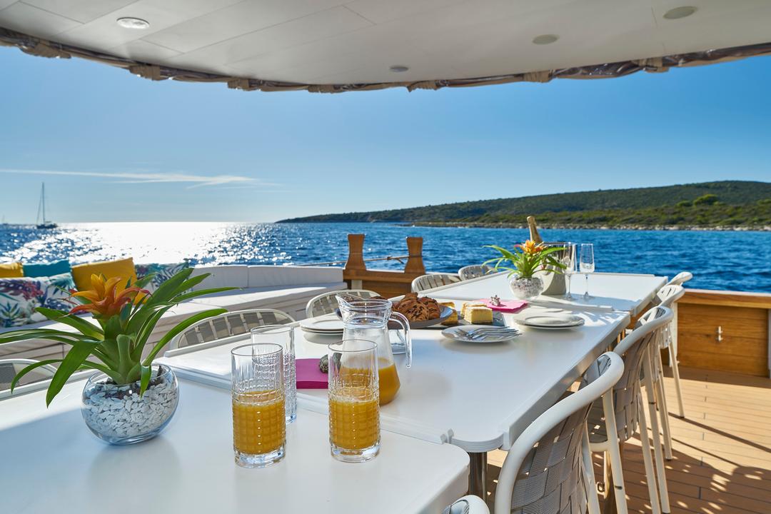Expansive Outdoor Decks