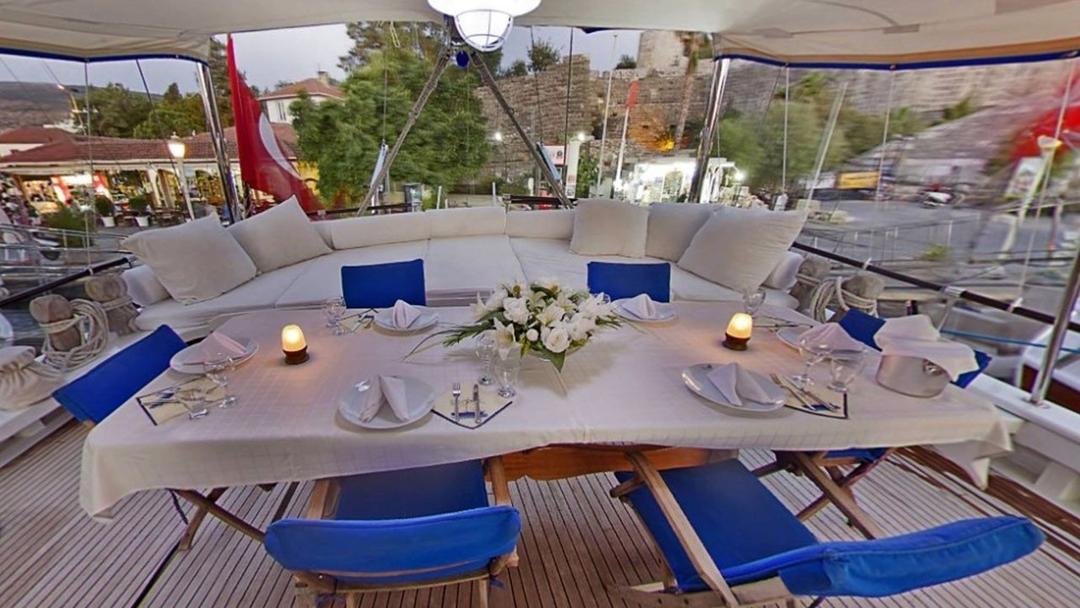 Alfresco Dining