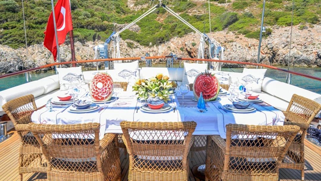 Alfresco Dining