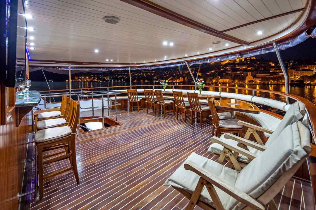 Dine with a Panoramic View
