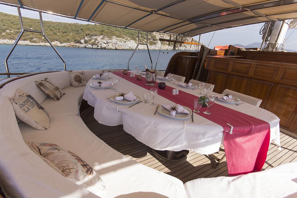 Alfresco Dining