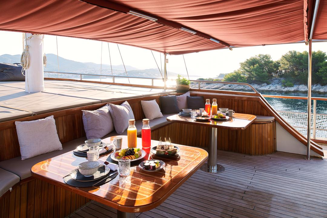 Alfresco Dining