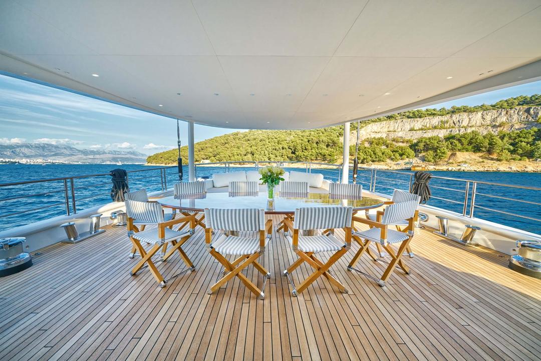 Alfresco Dining