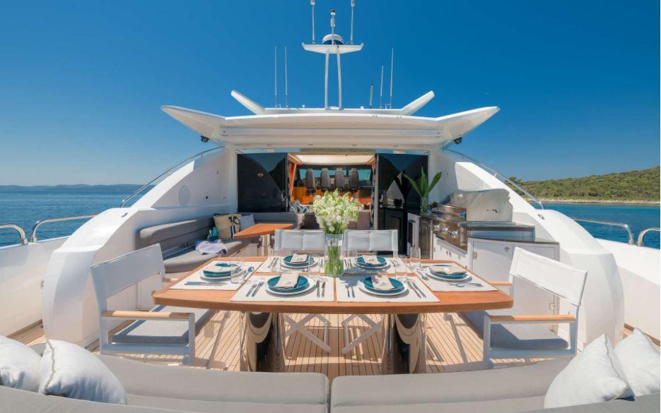 Alfresco Dining