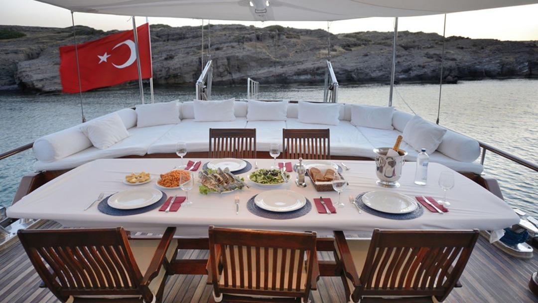 Alfresco Dining