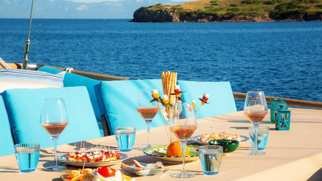 Alfresco Dining