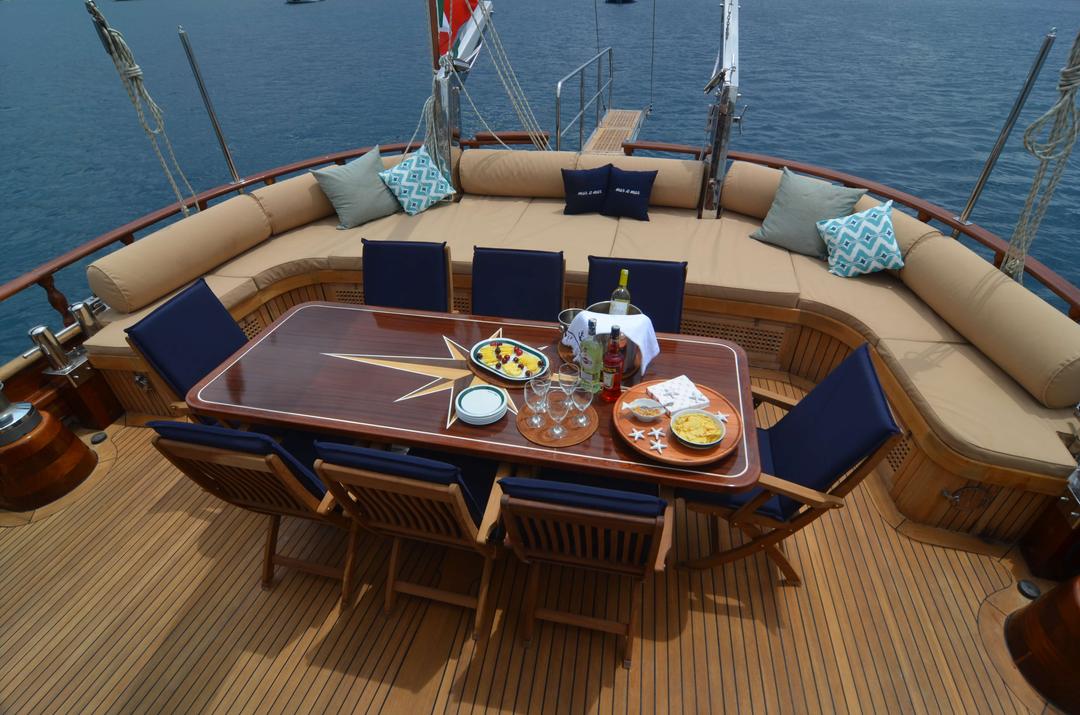 Alfresco Dining