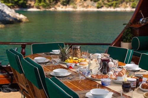 Alfresco Dining