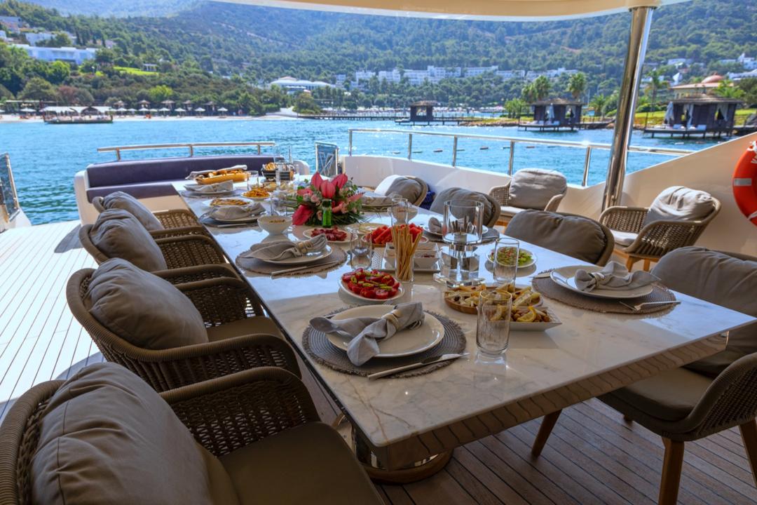 Alfresco Dining