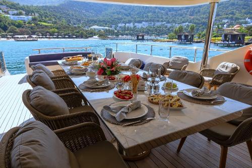 Alfresco Dining