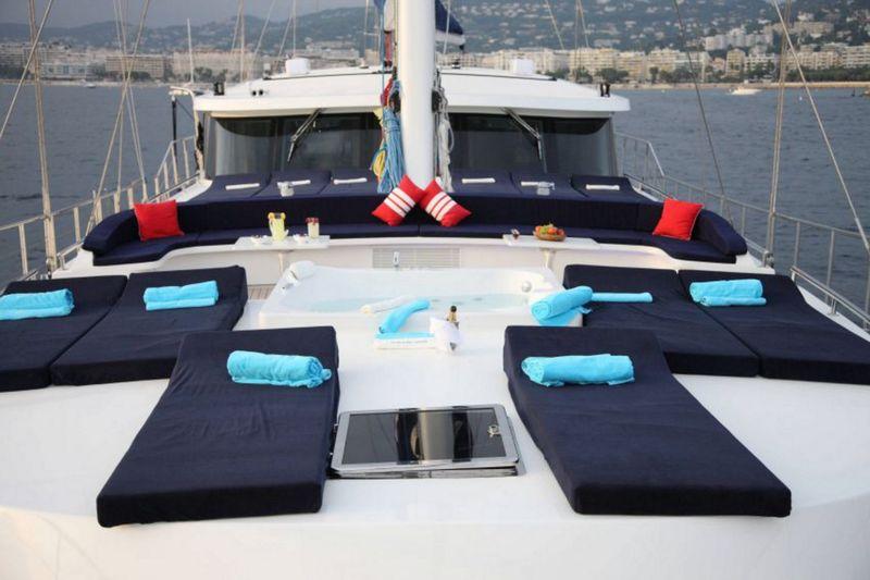 Unwind and Rejuvenate: Relax on Deck with Perla del Mare