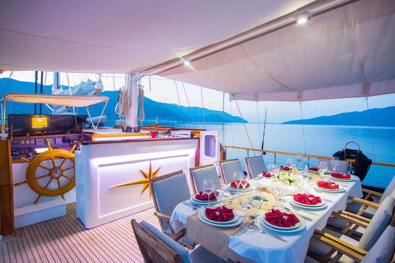 Alfresco Dining