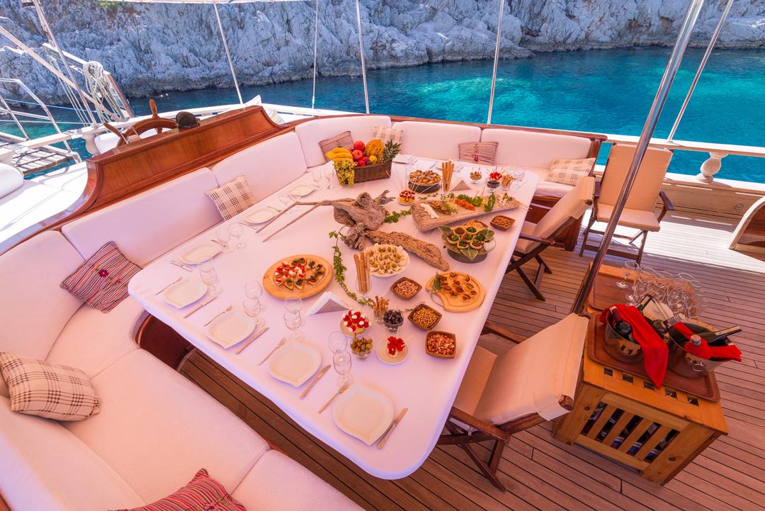 Alfresco Dining