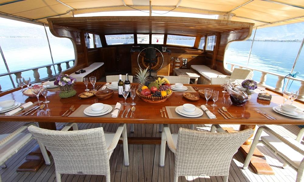 Alfresco Dining