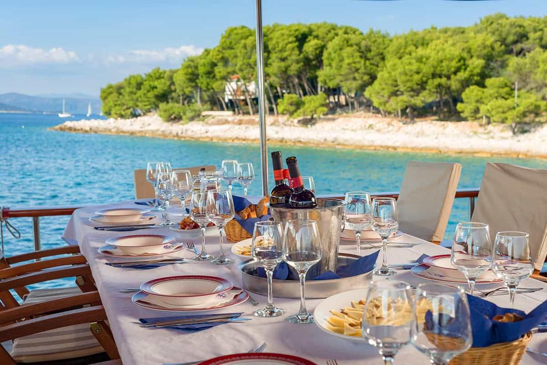 Alfresco Dining
